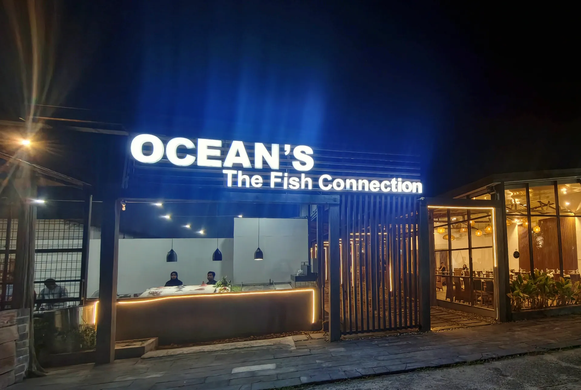 Penerimaan kerapu dan lobster dari nelayan di peti pendingin